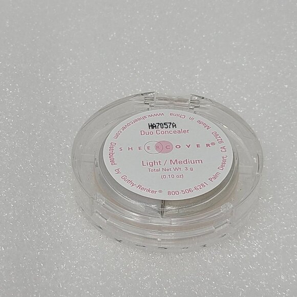 Sheer Cover Duo Concealer Light / Medium 3g / 0.10 oz SheerCover - Picture 2 of 2